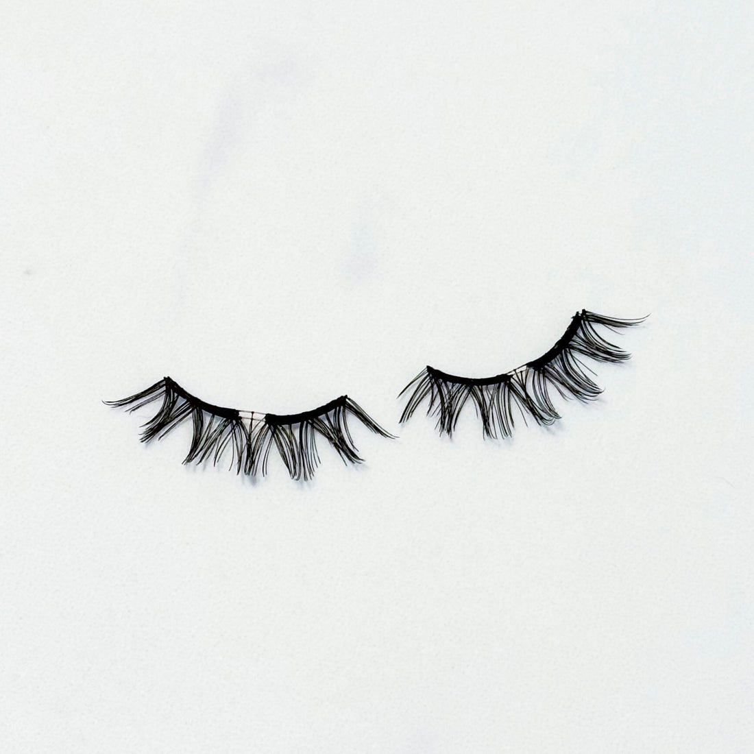Girly Make Up - Curly Long Fairy Tales Magnetic Eyelashes including Glue and Clip